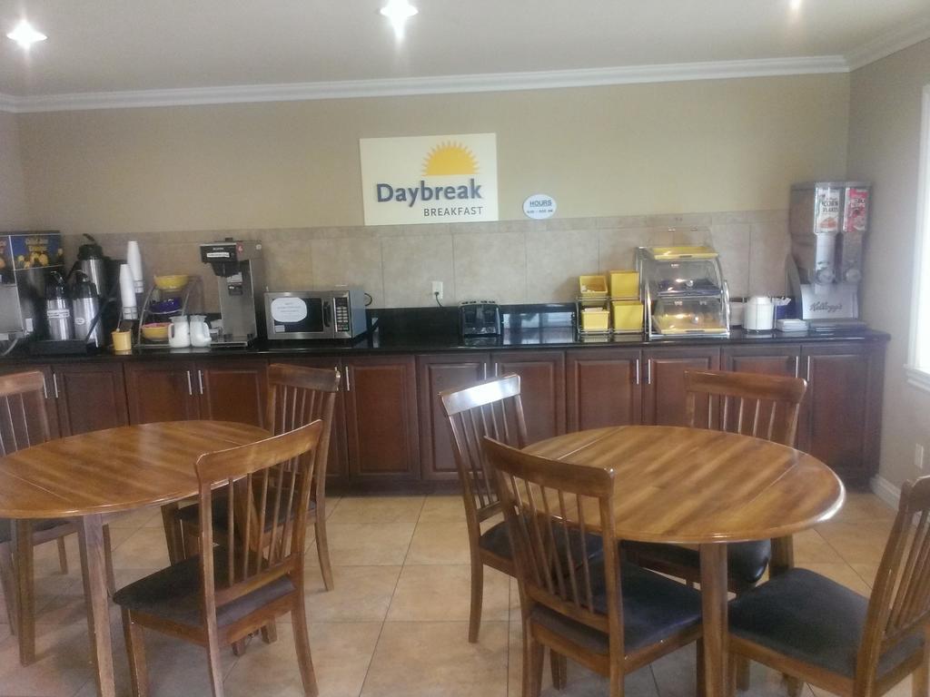 Days Inn By Wyndham Kingman East Екстериор снимка